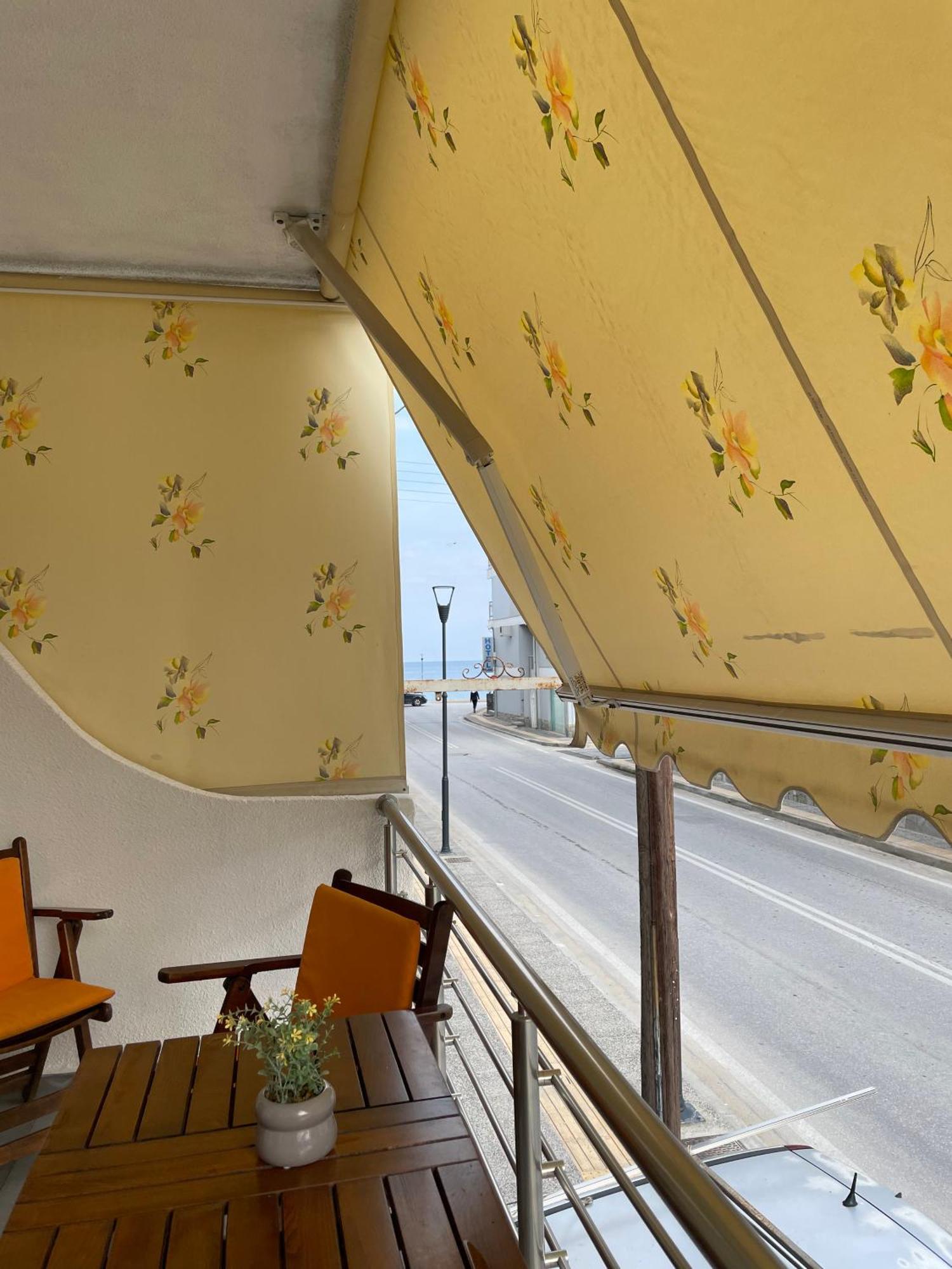Dt Luxury Apartment Néa Péramos 外观 照片
